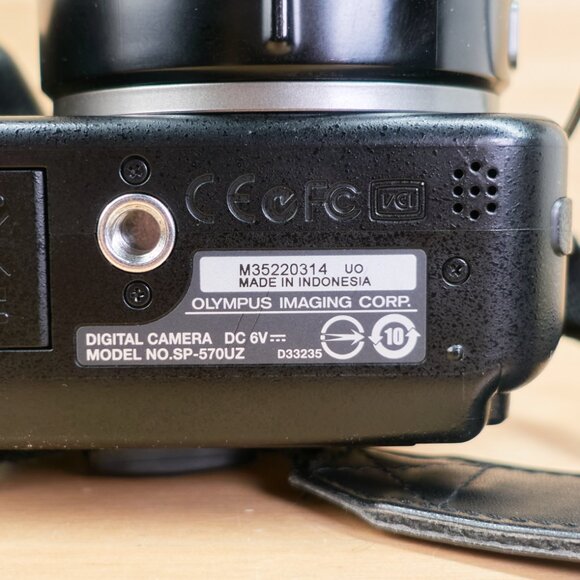 Olympus SP-570 UZ / 10MP Digital Camera / 20x Optical Zoom / Tested & Working - Picture 8 of 9